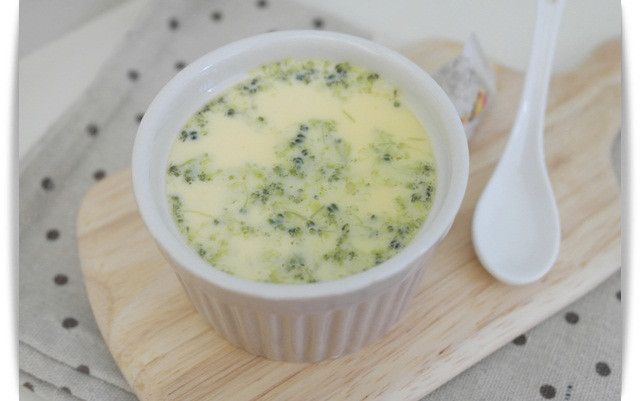 寶寶副食品「花椰菜蒸蛋」蛋黃版 ♪