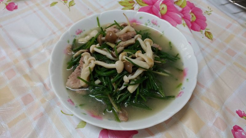 水蓮炒鴻喜菇【好菇道好食光】