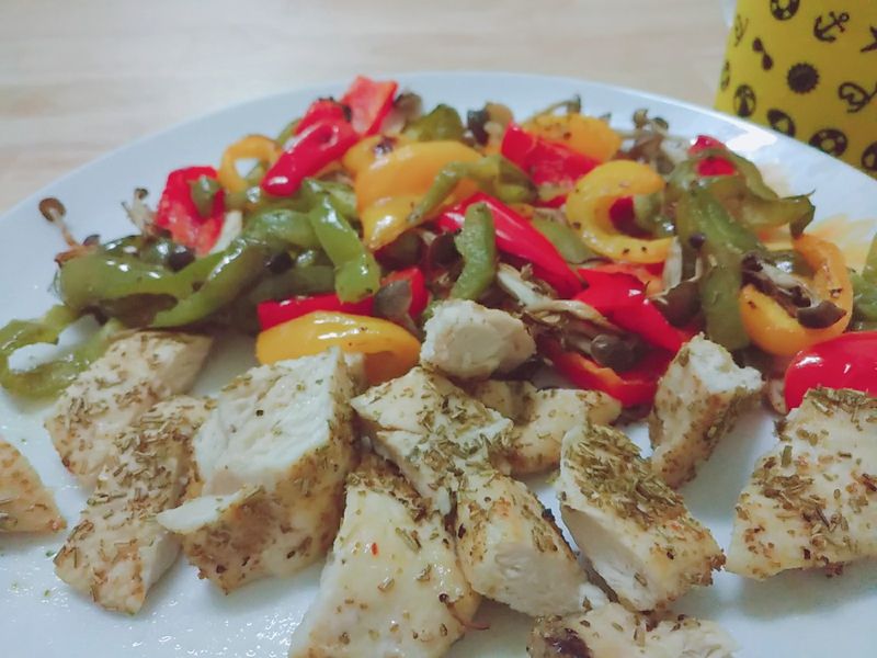 烤雞胸肉蔬菜