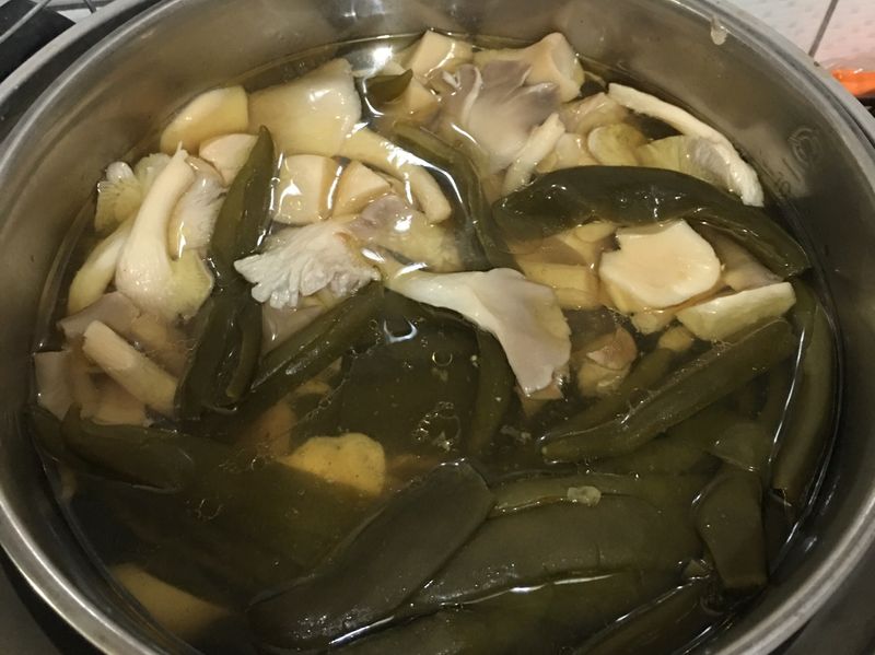 剝皮辣椒雞湯