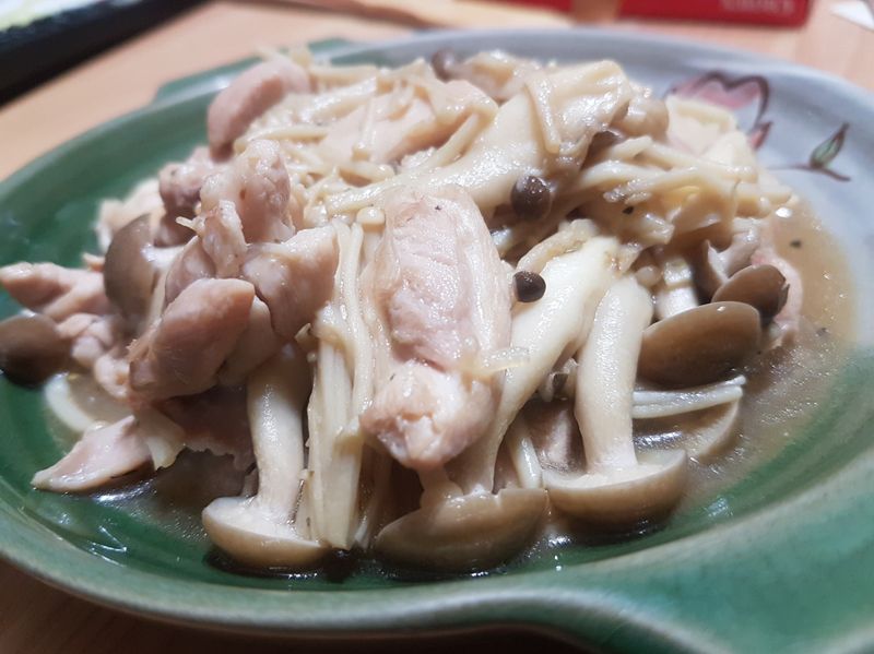 雙菇炒雞腿