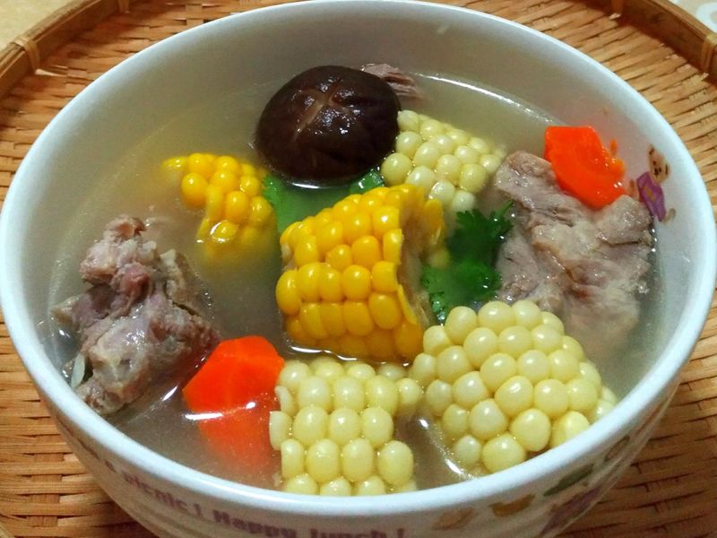 雙色玉米龍骨湯[台糖安心豚]