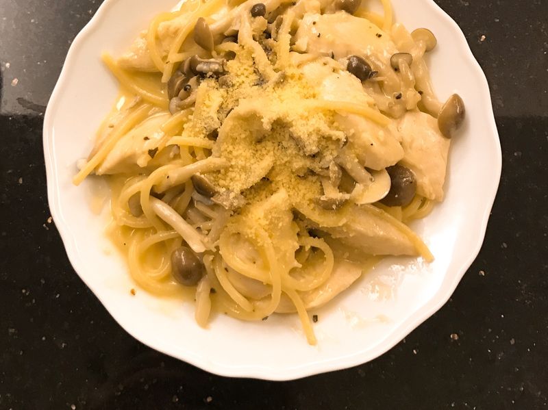雞肉起士白醬義大利麵