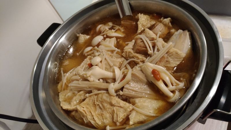 麻油百菇雞湯