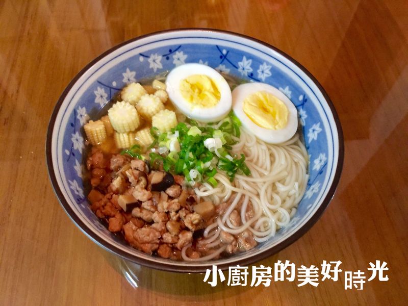 香菇肉燥雞蛋麵