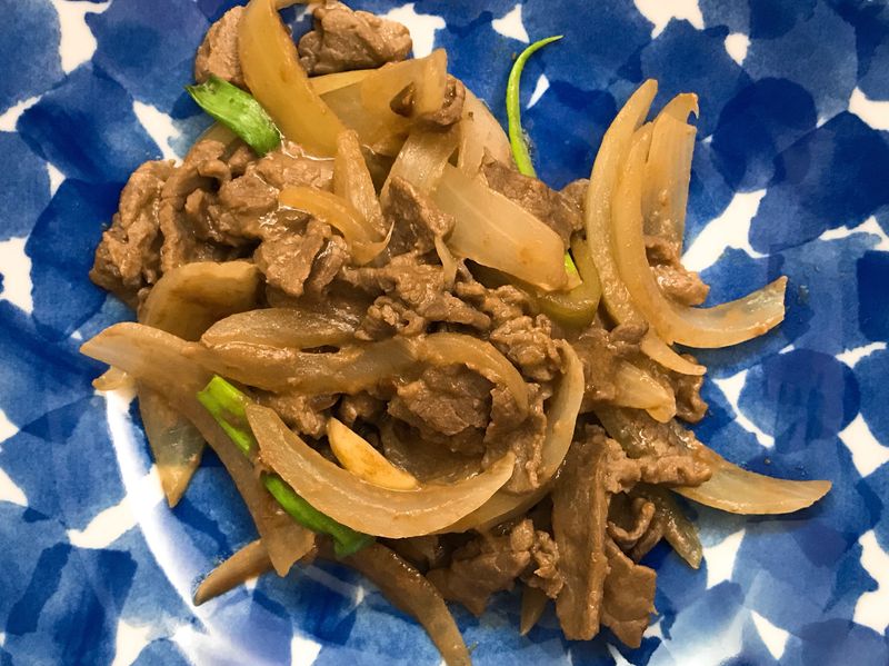 お弁当ー171120-洋蔥炒牛肉