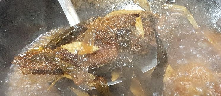 蔥燒鯽魚