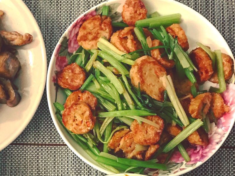 ［一人開飯］香炒芹菜椿捲