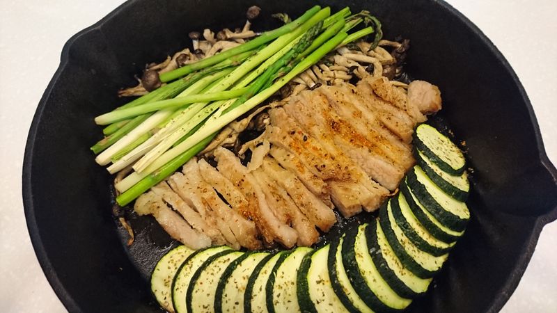簡單香料烤松板豬佐時蔬