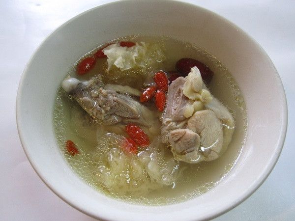 椰汁銀耳雞湯