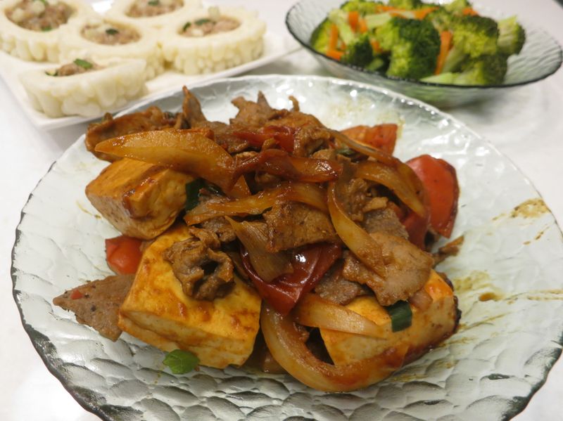 燒蕃茄豆腐炒牛肉
