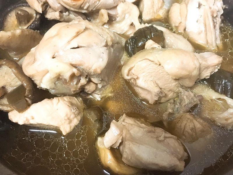 蒜頭香菇雞湯