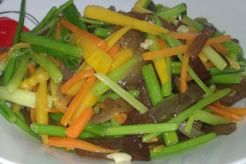 【康寶鮮味炒手】~芹菜木耳時蔬