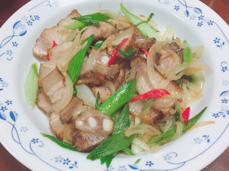 蔥蒜香爆鹹豬肉
