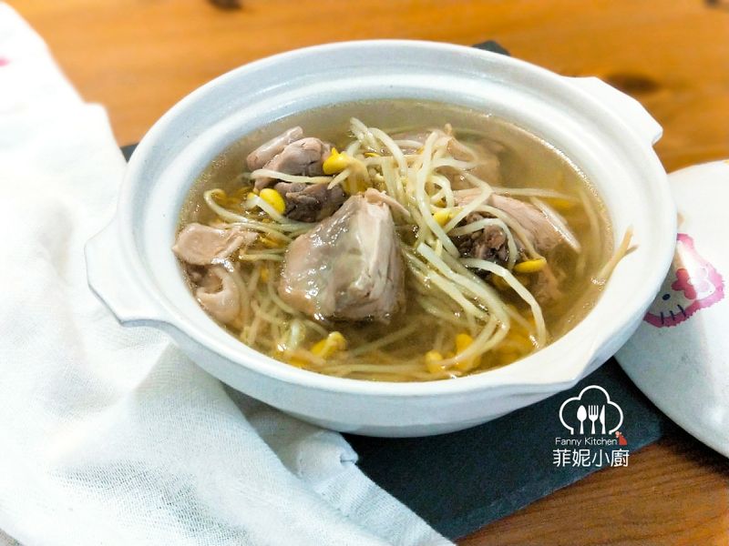 黃豆芽雞湯