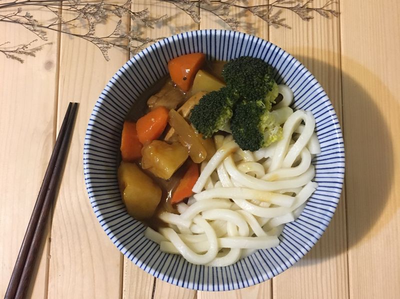能召喚煮婦魂的咖哩飯⁉️
烏龍麵也很搭