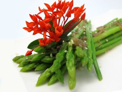義大利油醋芝麻蘆筍