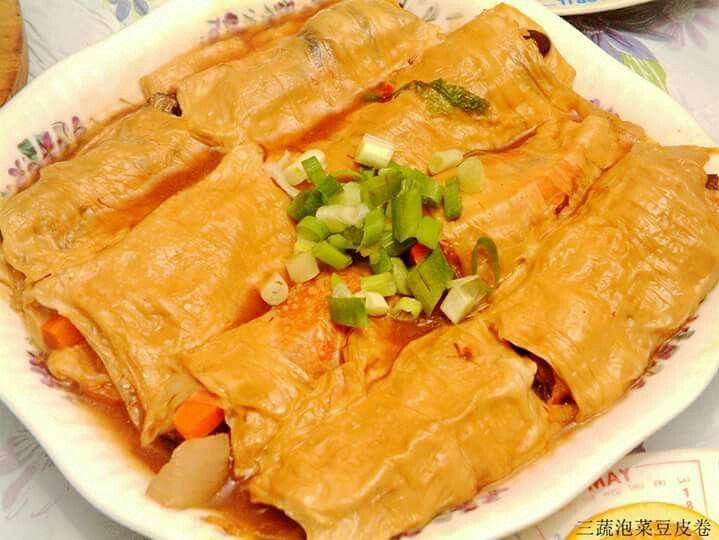 [年菜系列]
三鮮泡菜豆包卷