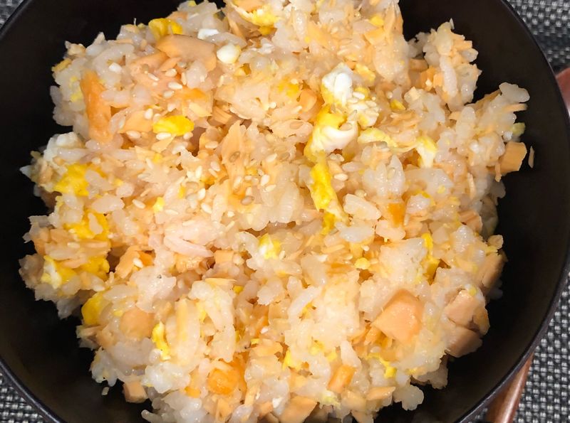 鮭魚蛋炒飯