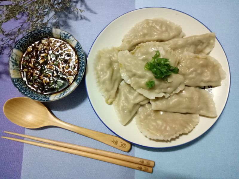 薑黃水餃