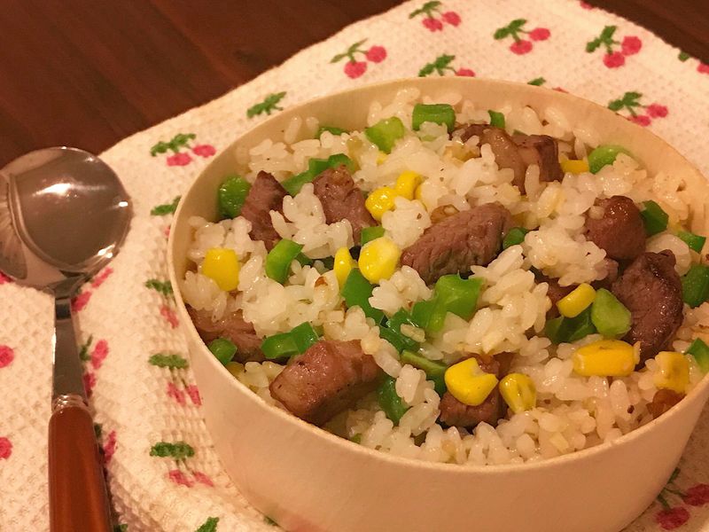 粒粒分明的油蔥酥牛肉炒飯(少油)