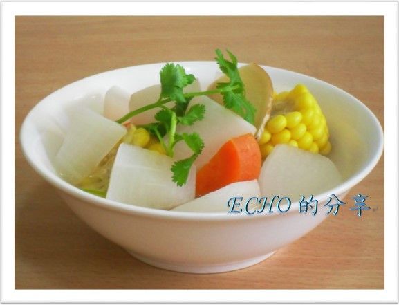 簡單的不敗料理-蘿蔔玉米湯