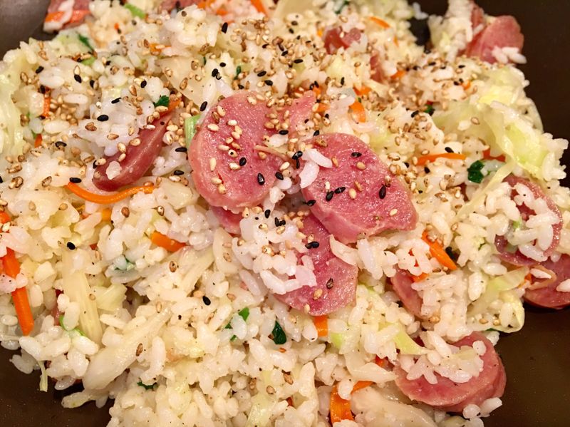 高麗菜香腸飯