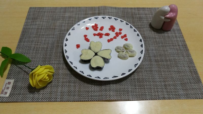 心型杏仁白朱古力/粒粒杏仁白朱古力