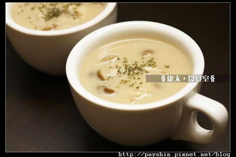 「好菇道菇idea」洋蔥鴻喜菇濃湯