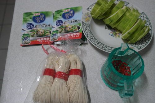 康寶鮮味炒手(鰹魚口味)之絲瓜麵線(二)