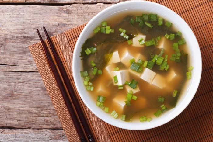 【補鈣湯】營養師教你做!鮭魚豆腐味噌湯