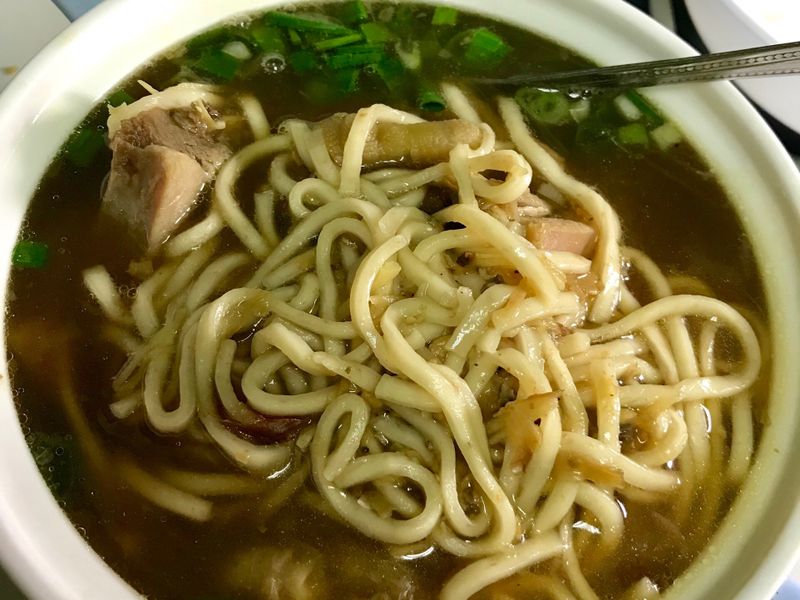 電子鍋料理-雙蔥雞湯麵(油蔥、青蔥)