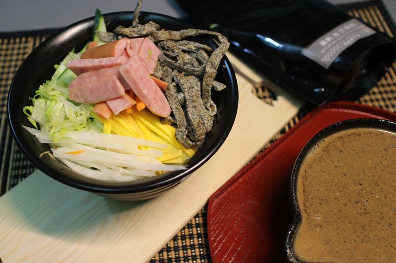 黑芝麻涼麵