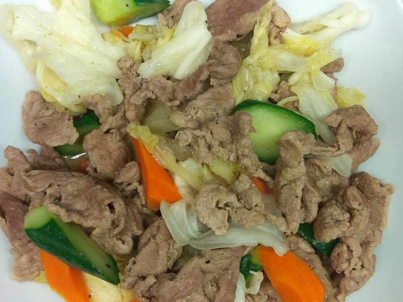 黑胡椒豬肉片佐時蔬