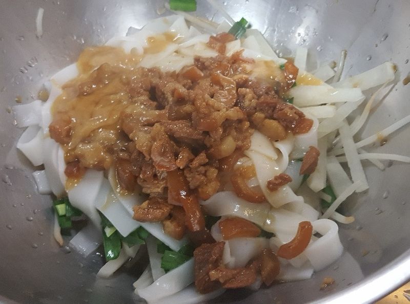客家粄條+ 自製蒜蓉醬