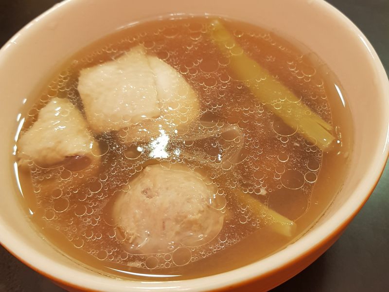 剝皮辣椒燉雞湯