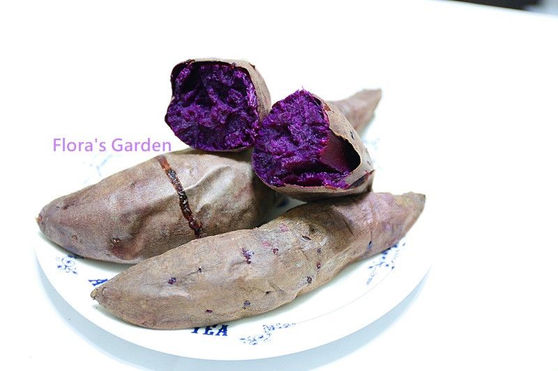 快速烤地瓜(會分泌蜜汁喔)