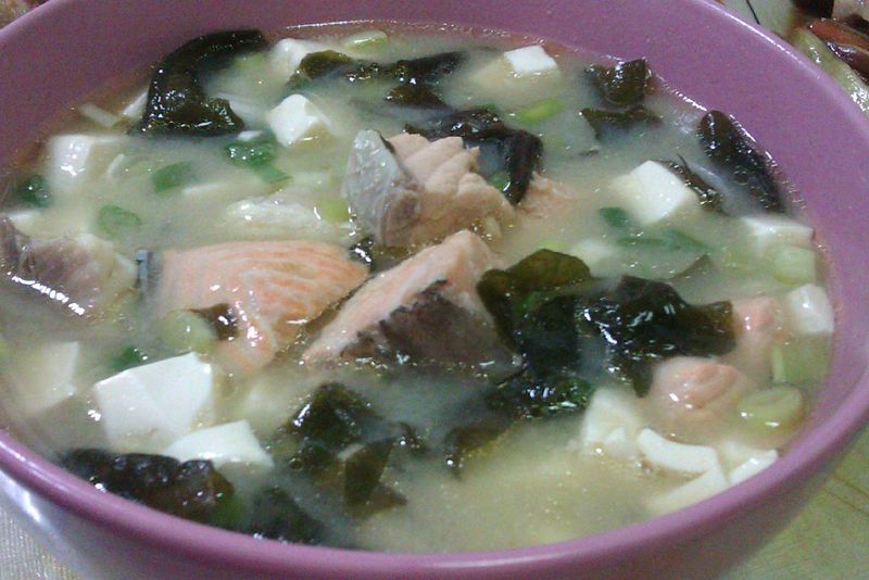 爭鮮味增鮭魚湯