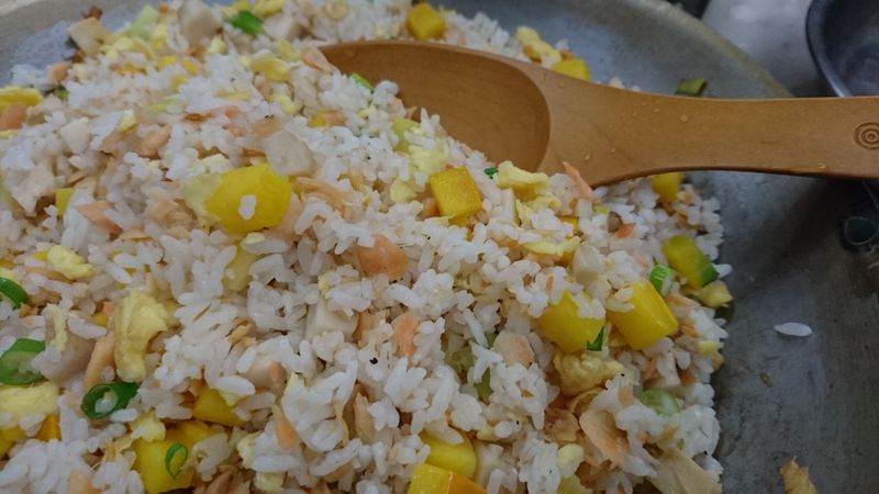 鮭魚櫛瓜黃金炒飯