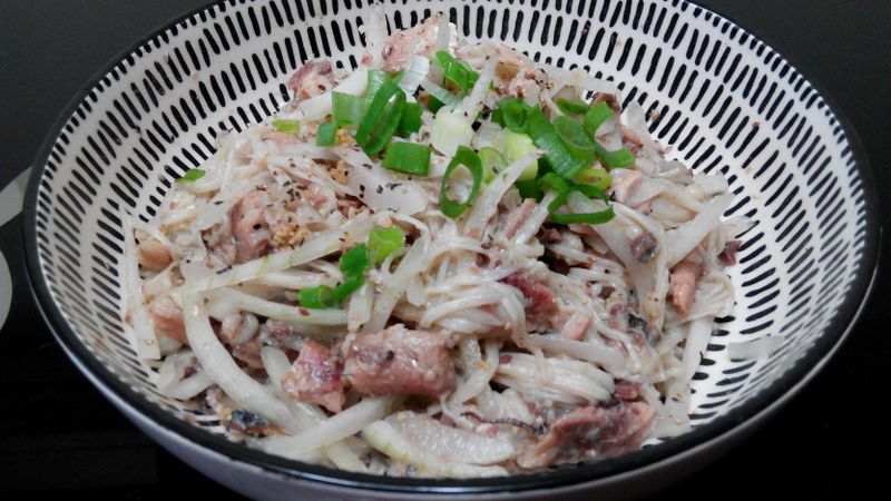 涼拌洋蔥沙丁魚