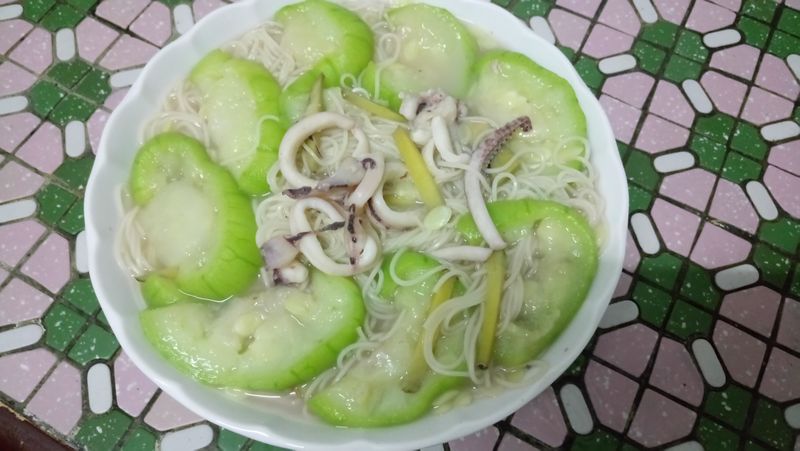絲瓜小管麵線