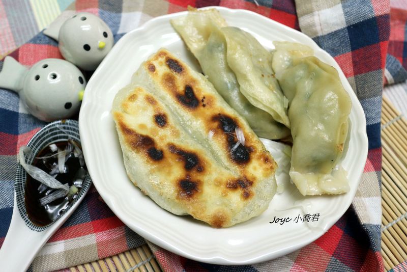 手工揉麵鍋貼
