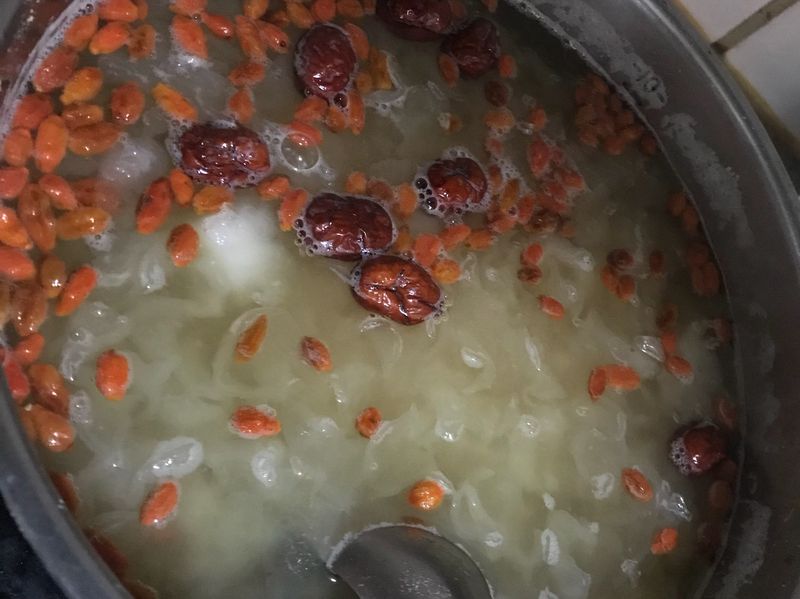 白木耳蓮子湯