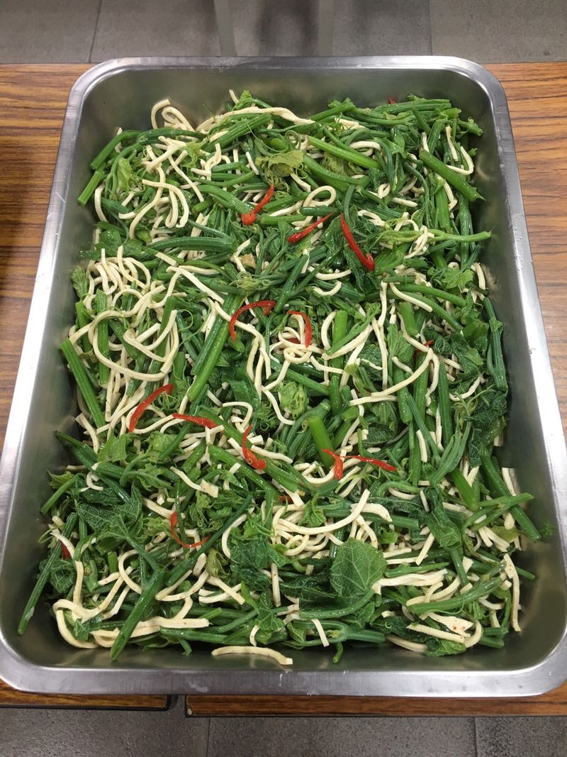 涼拌龍鬚菜