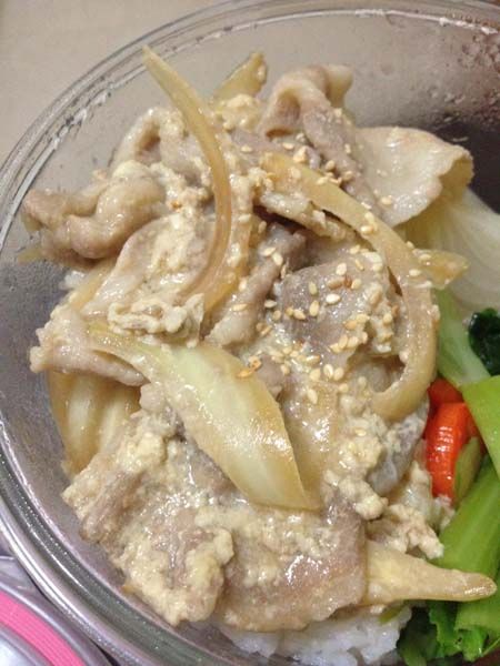 滑蛋豬肉片丼(電鍋料理)