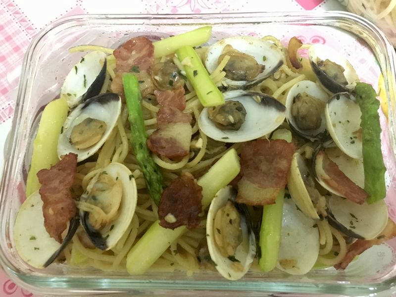 白蜆露旬意粉配蒜香白酒汁