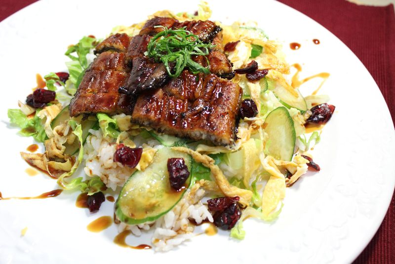 鰻魚沙拉飯