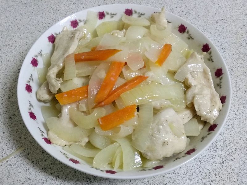 洋蔥炒雞肉