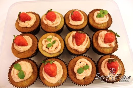 Blossom Cupcakes 春季限定草莓杯子蛋糕譜