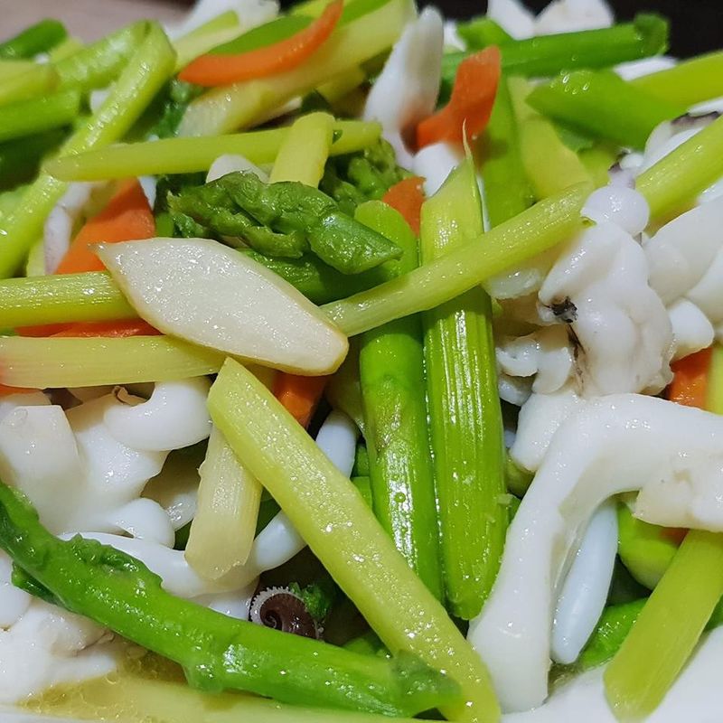 蘆筍炒花枝